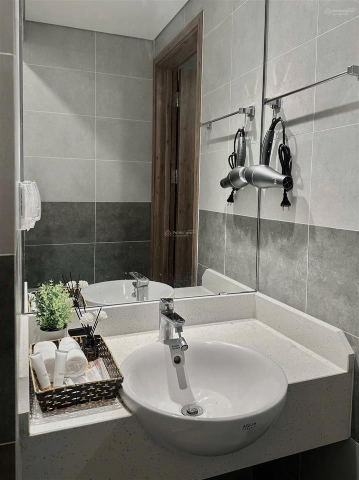 Bán căn 2 ngủ skyoasis full đồ đẹp view sông giá 3,150 tỷ bao phí