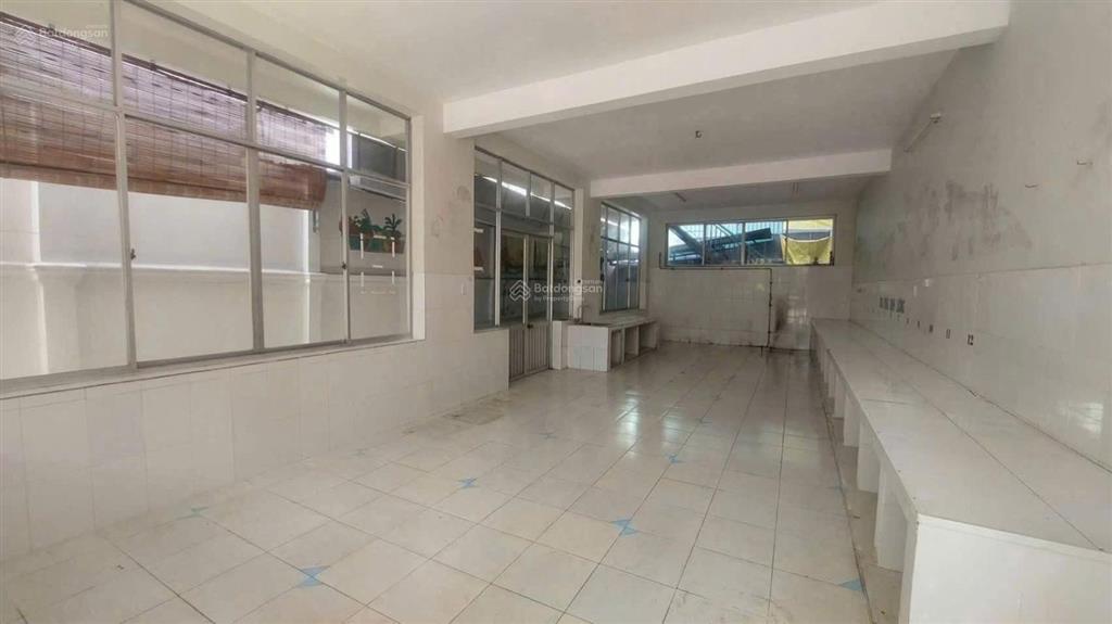Cho thuê mặt bằng vip, 2400m2 trung tâm tp vũng tàu, phường vũng tàu, hẻm ôtô thông nhiều hướng