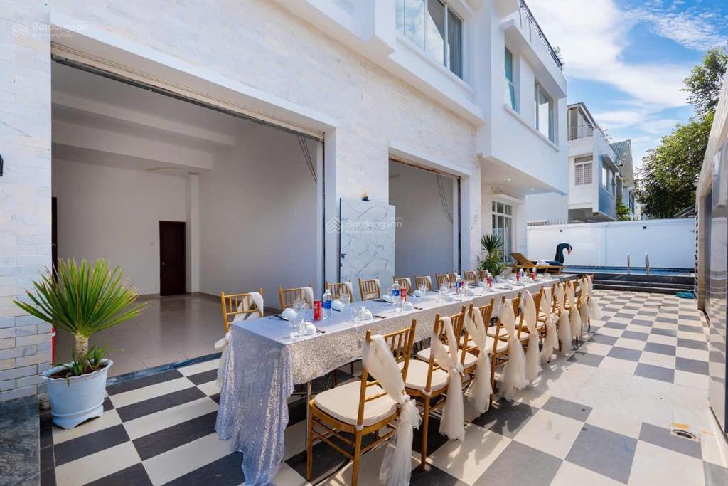 Cho thuê villa 01cách biển chỉ 150m  long cung vũng tàugần công viên nước lớn sun world