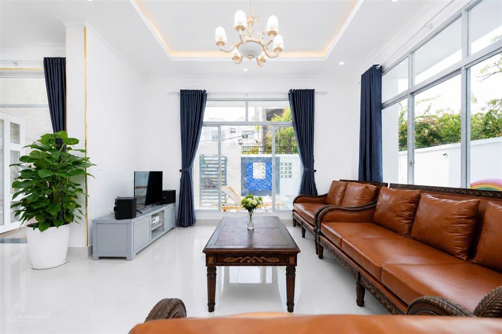 Cho thuê villa 01cách biển chỉ 150m  long cung vũng tàugần công viên nước lớn sun world