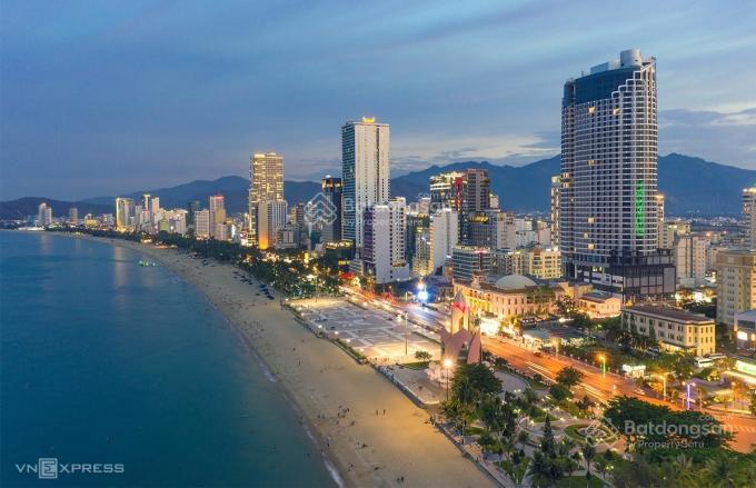 Bán villa cao cấp góc 2 mặt tiền view biển trần phú. đẹp nhất khu biệt thự đồi sứ vũng tàu