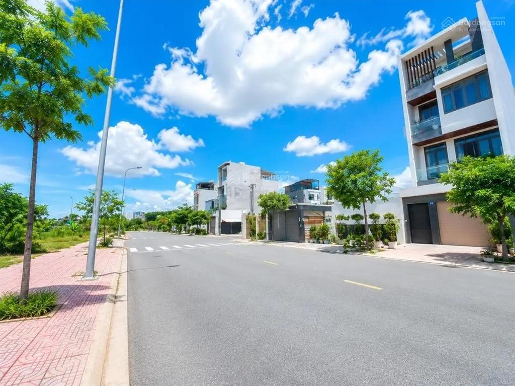 Bán lô đất đẹp ngang 5.4m, ttđt chí linh vũng tàu, 90m2, giá 8.8 tỷ