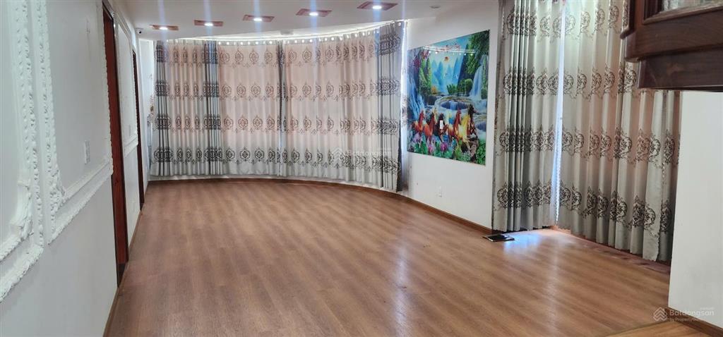Cho thuê tòa 5 tầng góc 2 mặt tiền khu đt chí linh vũng tàu vị trí kinh doanh đắc địa, dt sàn 820m