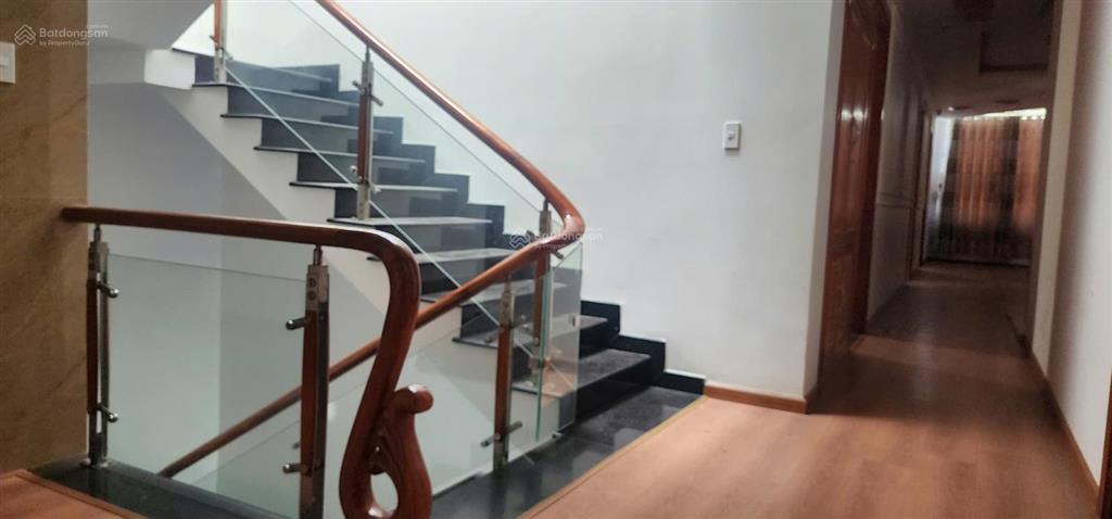 Cho thuê tòa 5 tầng góc 2 mặt tiền khu đt chí linh vũng tàu vị trí kinh doanh đắc địa, dt sàn 820m