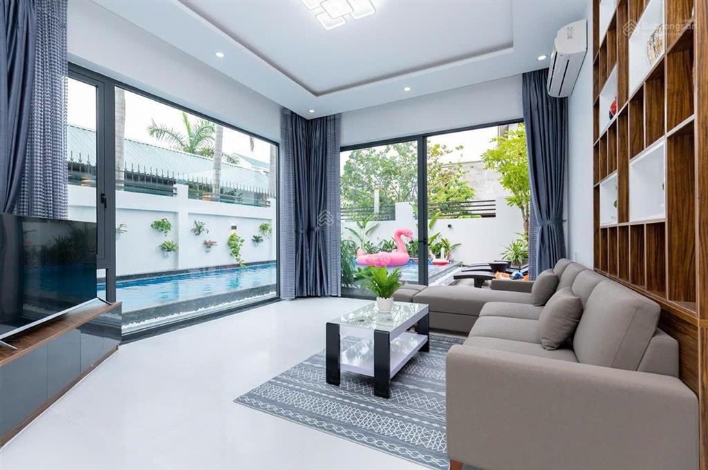 Cho thuê biệt thự biển khu resort long cung chỉ 200m đến bãi biển, hồ bơi riêng, 8 phòng ngủ