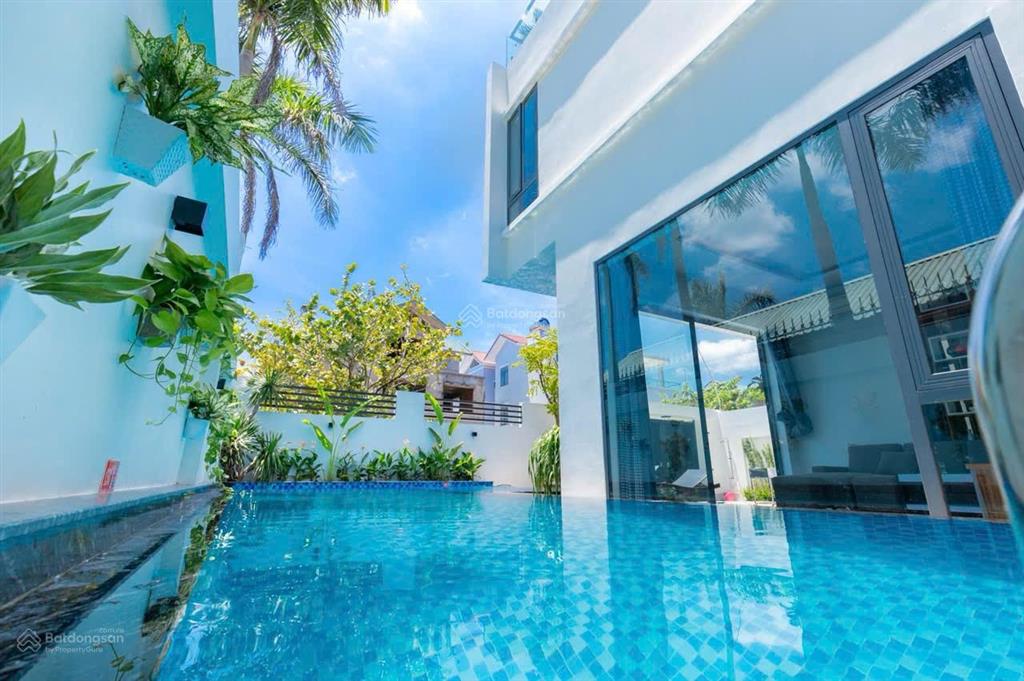 Cho thuê biệt thự biển khu resort long cung chỉ 200m đến bãi biển, hồ bơi riêng, 8 phòng ngủ