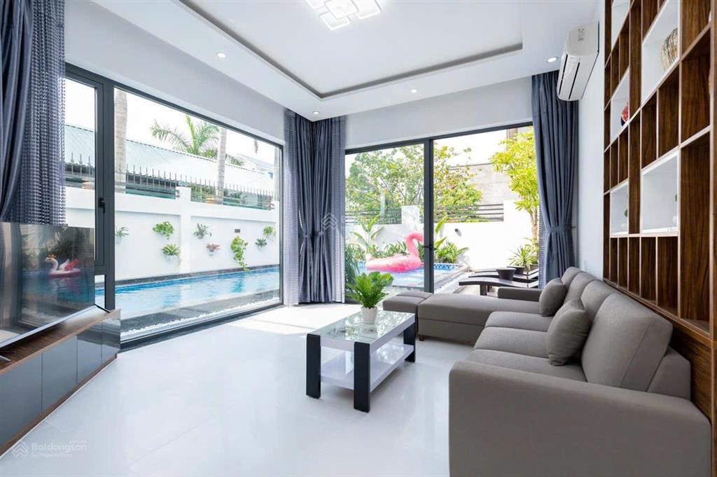 Cho thuê biệt thự biển khu resort long cung chỉ 200m đến bãi biển, hồ bơi riêng, 8 phòng ngủ