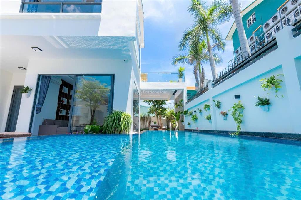 Cho thuê biệt thự biển khu resort long cung chỉ 200m đến bãi biển, hồ bơi riêng, 8 phòng ngủ