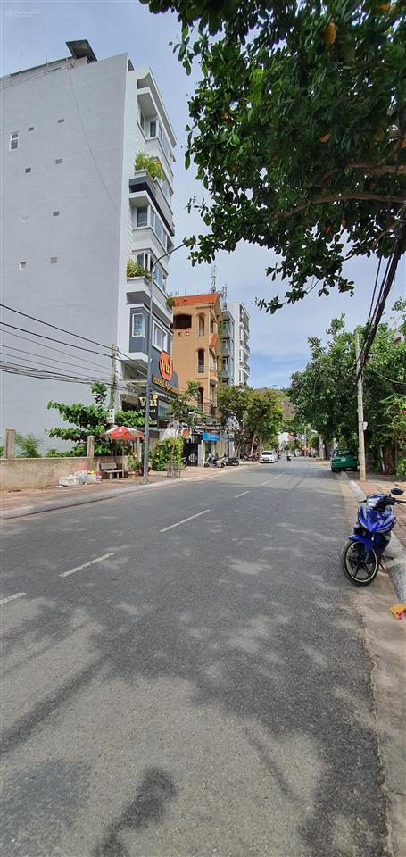 Bán khách sạn 7 tầng + tầng hầm mặt tiền phan chu trinh chỉ 800m ra biển bãi sau vũng tàu 36 phòng