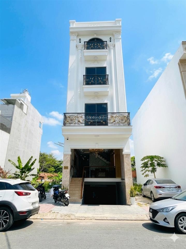 Bán nhà hiện đại có tầng hầm, thang máy giá chỉ 10,5 tỷ, quá tốt tại kđt chí linh, vũng tàu