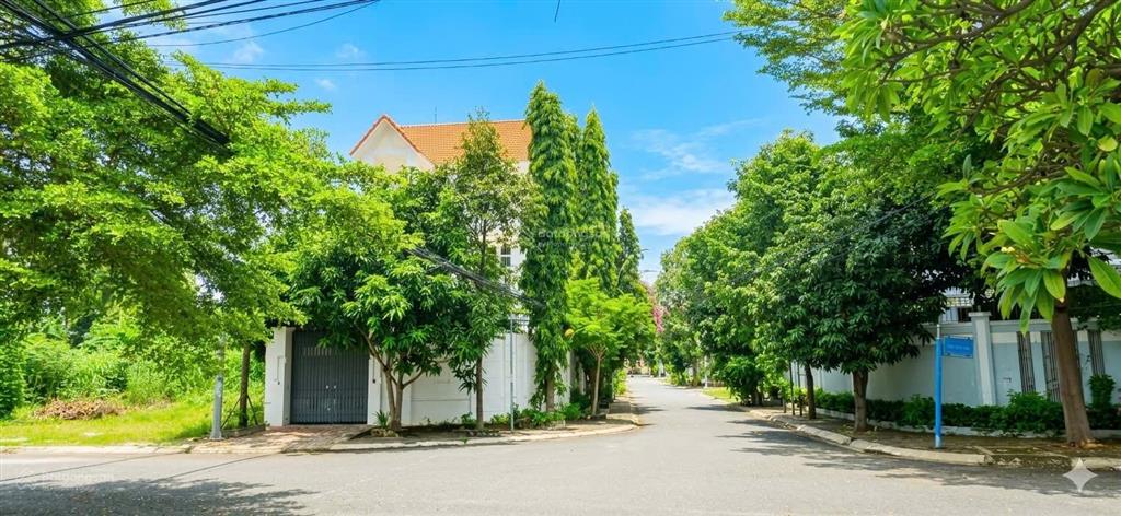 Bán biệt thự khu nghỉ dưỡng phương nam bãi sau vũng tàu sát biển và thanh bình trung tâm du lịch