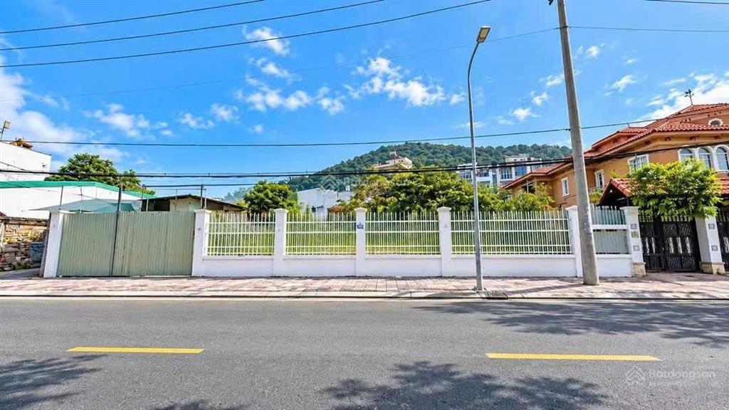 Cho thuê mặt bằng diện tích lớn 700m2, trần phú  view trực diện biển  tp vũng tàu chỉ 30tr/tháng