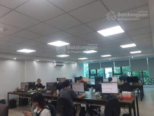 Mặt phố lạc long quân, 140m2, kinh doanh cực đẹp, vỉa hè rộng 3m, dòng tiền cao