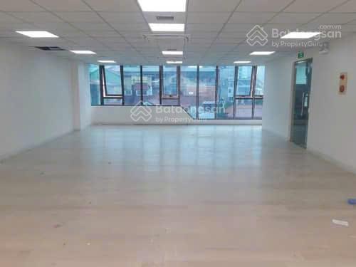 Mặt phố lạc long quân, 140m2, kinh doanh cực đẹp, vỉa hè rộng 3m, dòng tiền cao