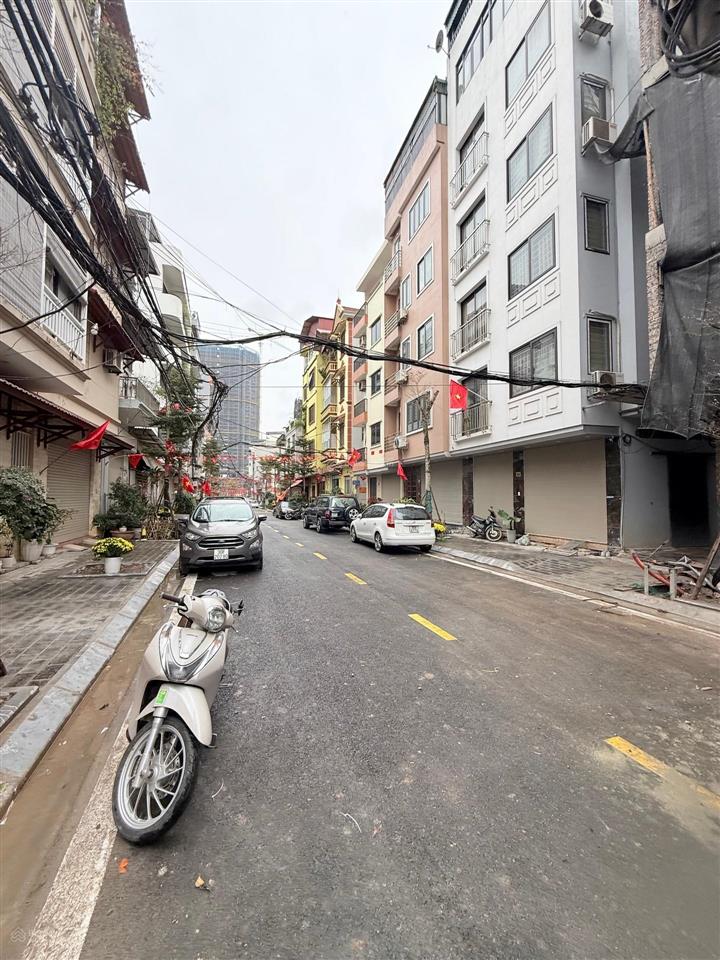 Nhà hoàng quốc việt, 50m2, 6 tầng, thang máy, gara ô tô, phân lô, 100m ra phố