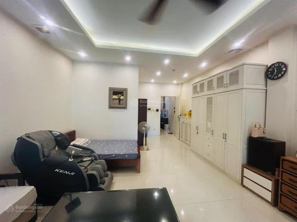 Nhà phố duy tân 60m2, gara 7 chỗ, mặt ngõ ô tô tránh, 20m ra phố, 5 tầng kiên cố