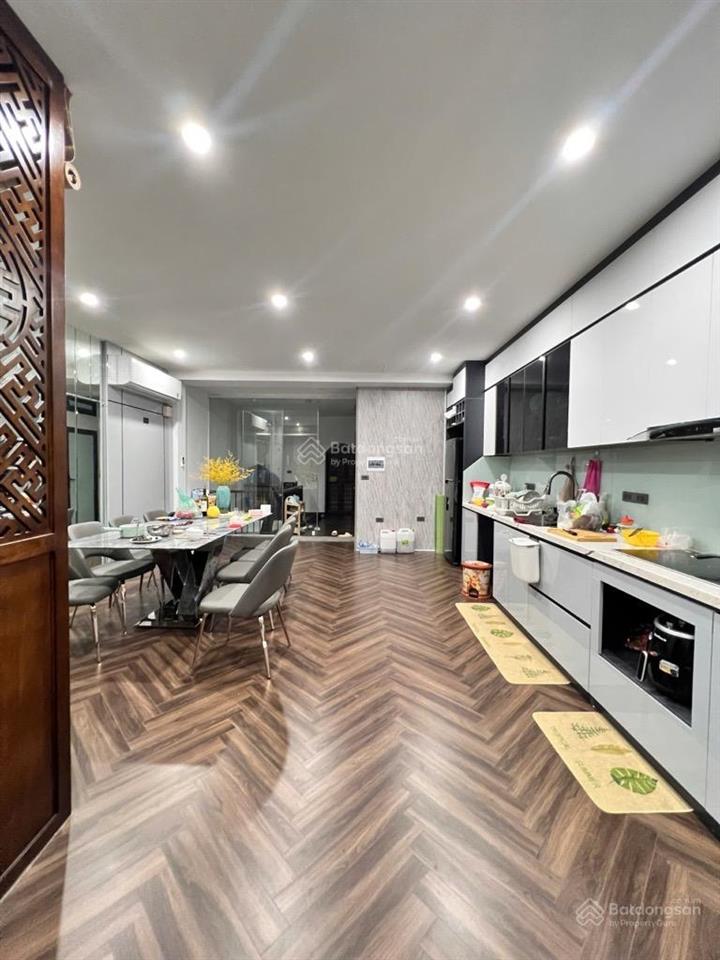 Nhà nguyễn khánh toàn 55m2  gara 7 chỗ  cách phố 70m dân xây còn mới  hiếm có