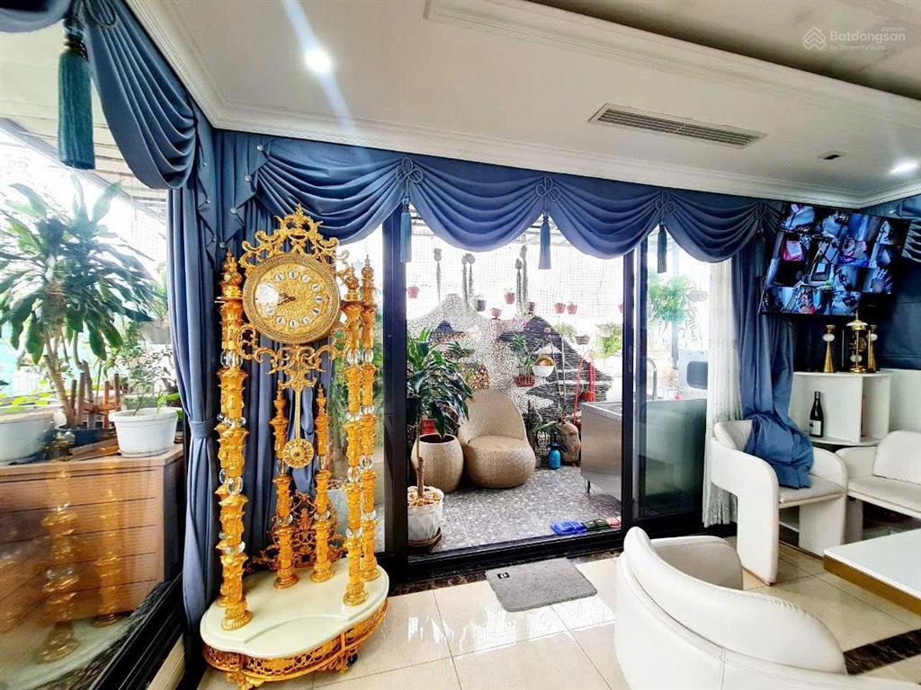 Nhà mới lạc long quân, 65m2, 6 tầng thang máy, gara 7 chỗ, 50m ra mặt phố, chỉ 19,4 tỷ