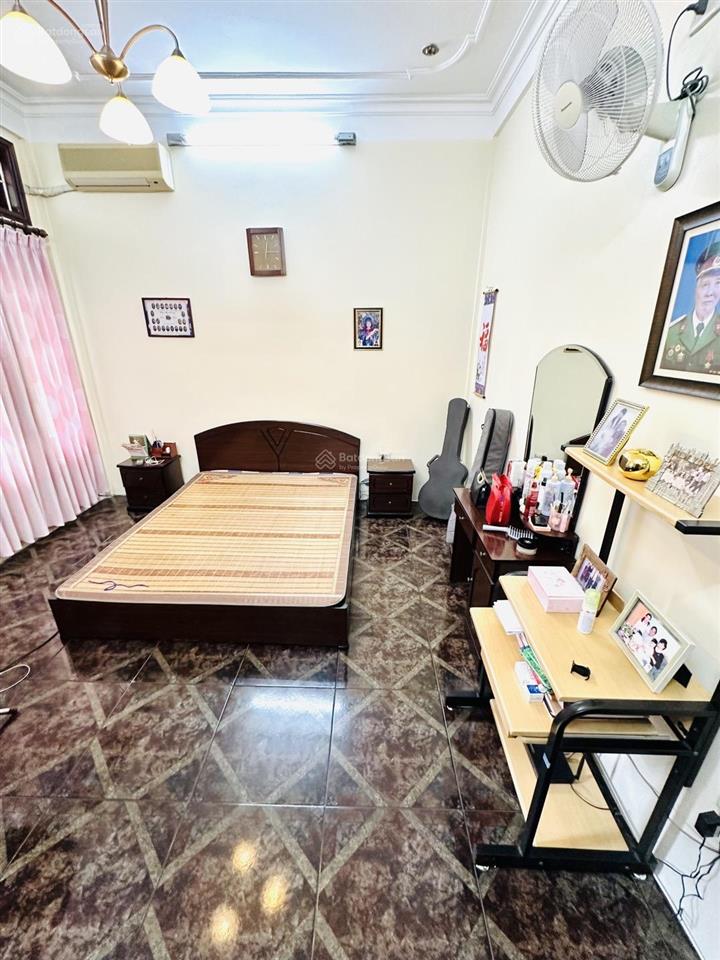 Nhà cầu giấy 52m2  gara ô tô  ngõ rộng  dân xây cực đẹp  chỉ nhỉnh 13 tỷ