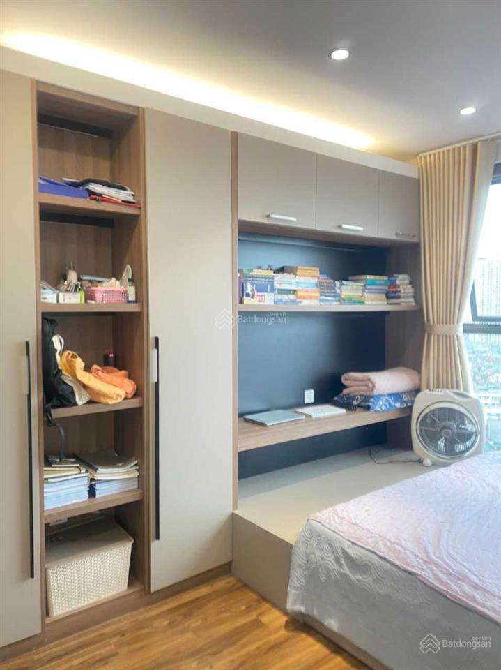 Chính chủ cần bán gấp ch tại 219 trung kính  central field 70m 2n2wc, giá 6,2 tỷ.  0965 066 ***