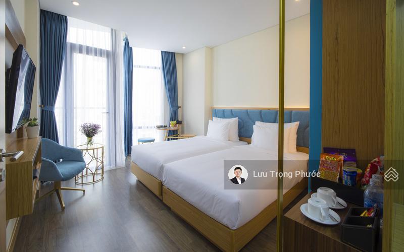 Cần bán khách sạn 4 sao đường võ văn kiệt, cách biển mỹ khê 50m, doanh thu 32 tỷ năm