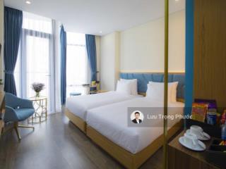 Cần bán khách sạn 4 sao đường võ văn kiệt, cách biển mỹ khê 50m, doanh thu 32 tỷ năm