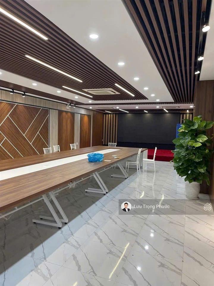 Cần bán tòa nhà đường trần hưng đạo, view trực diện sông hàn đà nẵng, dòng tiền rất cao, giá bán rẻ