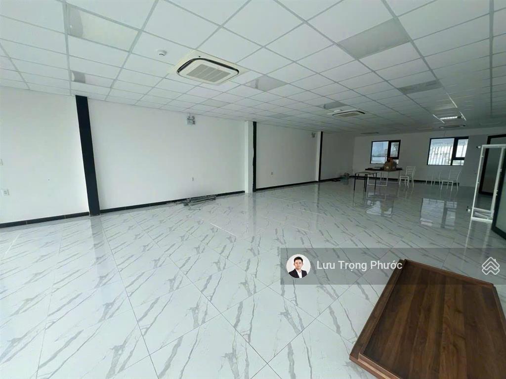 Cần bán tòa nhà đường trần hưng đạo, view trực diện sông hàn đà nẵng, dòng tiền rất cao, giá bán rẻ
