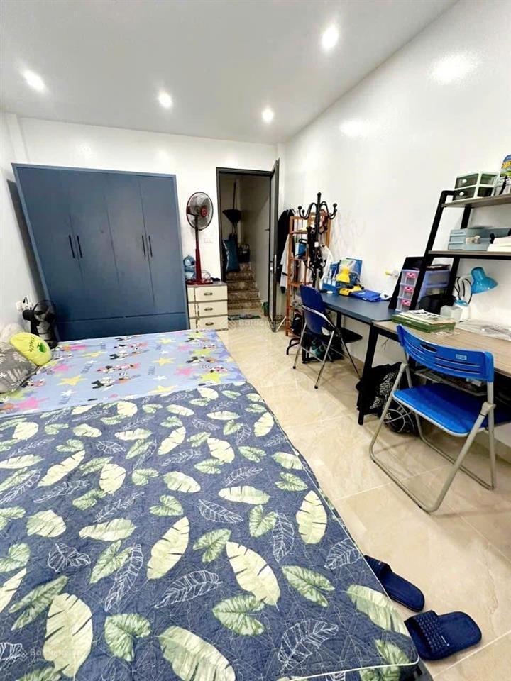 Bán gấp nhà! phố tôn đức thắng, 15m ra phố, ngõ ba gác tránh, nhà dân xây, sân xe,ban công, 39m2x5t