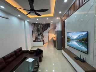 Cần bán nhanh!phố tây sơn, ngõ thông kinh doanh, ba gác đỗ cửa, 1 ngoặt ra phố, thông sàn, 38m2x5t