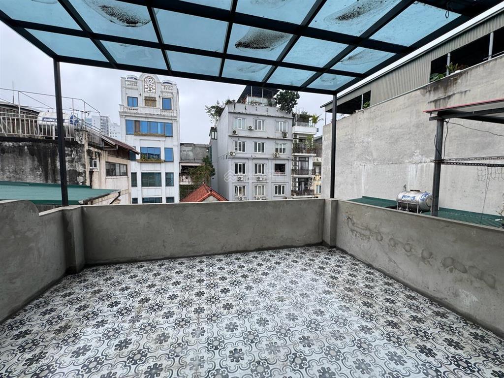Đê la thành, 10m ra ô tô, thông nhiều ngả, thang máy hiện đại, thoáng mới kính koong, 34m2x6t