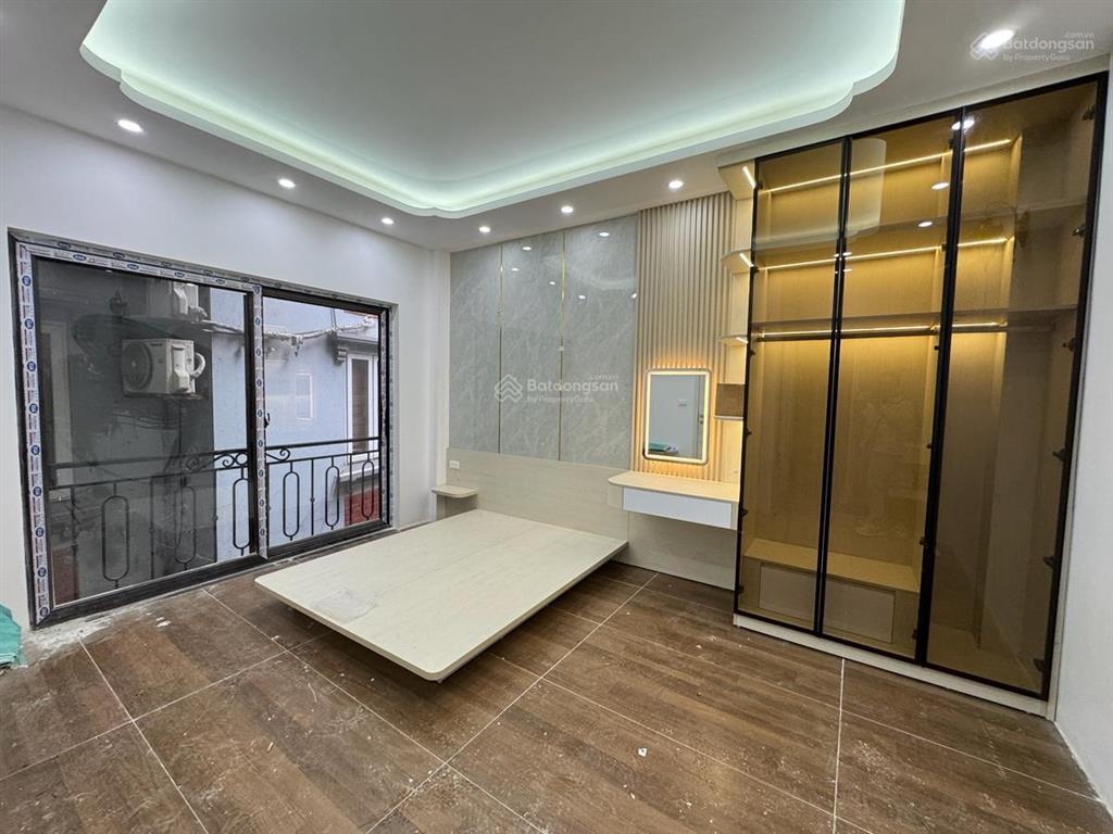 Đê la thành, 10m ra ô tô, thông nhiều ngả, thang máy hiện đại, thoáng mới kính koong, 34m2x6t