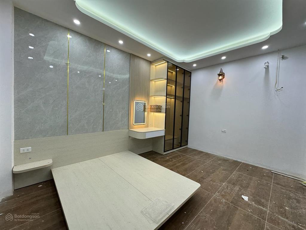 Đê la thành, 10m ra ô tô, thông nhiều ngả, thang máy hiện đại, thoáng mới kính koong, 34m2x6t