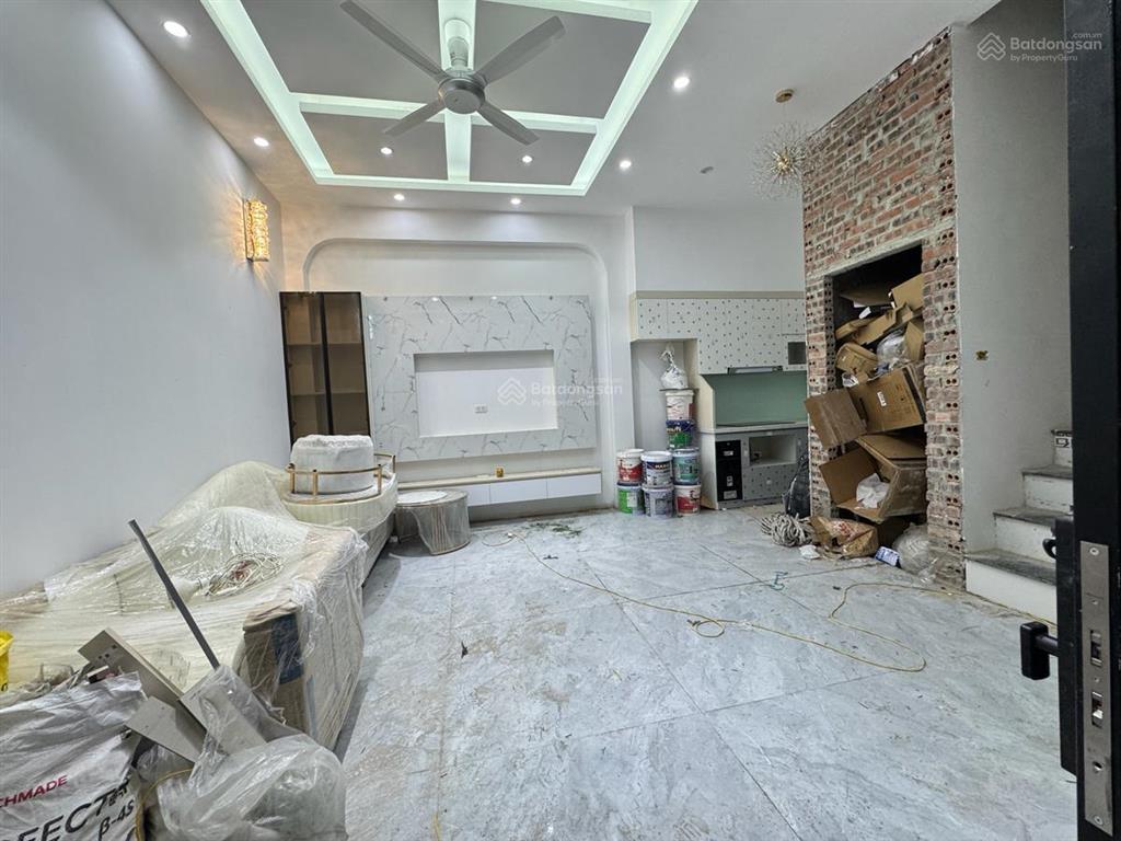 Đê la thành, 10m ra ô tô, thông nhiều ngả, thang máy hiện đại, thoáng mới kính koong, 34m2x6t