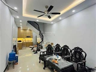 Nhà phố pháo đài láng, ngõ thông kinh doanh đi được nhiều ngả, trước nhà 3m, nhà xây kiên cố, 36m2