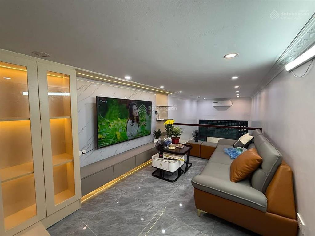 Chủ cần bán nhà thịnh quang, ngõ rộng, 30m ra ô tô, nhà đẹp ban công,35m2 full nội thất nhập khẩu