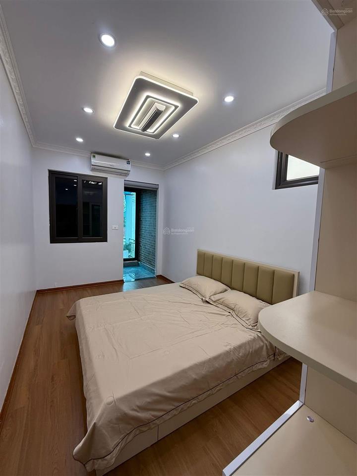 Chủ cần bán nhà thịnh quang, ngõ rộng, 30m ra ô tô, nhà đẹp ban công,35m2 full nội thất nhập khẩu