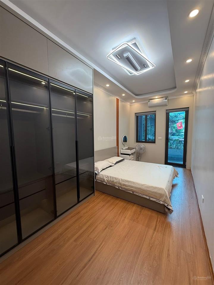 Chủ cần bán nhà thịnh quang, ngõ rộng, 30m ra ô tô, nhà đẹp ban công,35m2 full nội thất nhập khẩu