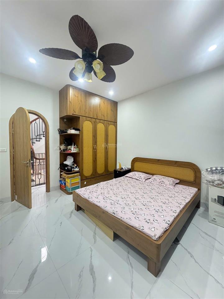 Bán nhà thổ quankhâm thiên,2 thoáng trước sau, ngõ nông, thông các ngả, mặt tiền rộng,35mx4t, 8 tỷ