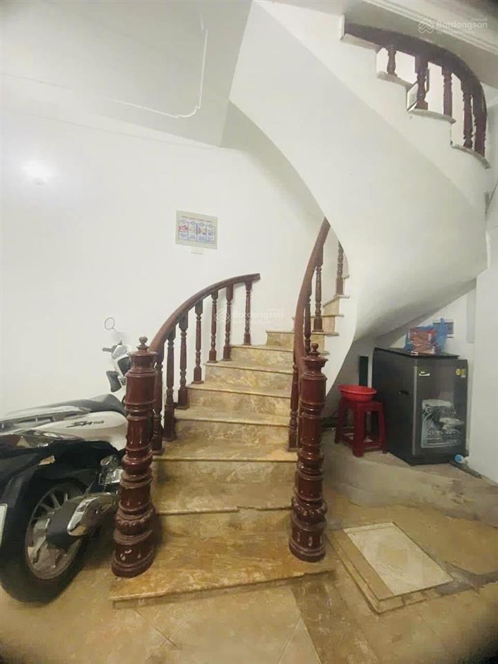 Gía tốt !phố hào nam, ngõ thông bagác, mặt ngõ kinh doanh, mt rộng, kết hợp ở giữ tiền, 38m2, ko qh