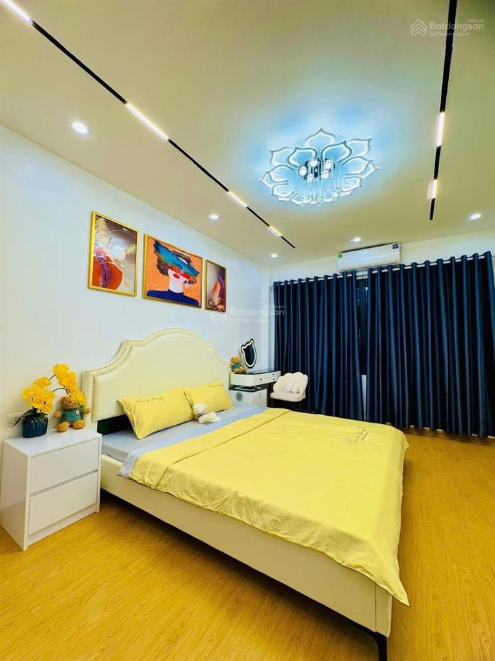 Nhà đẹp tương lai ra phố tôn đức thắng, ba gác chạy vòng, ô tô đỗ gần, mới đẹp, tặng nội thất, 35m2