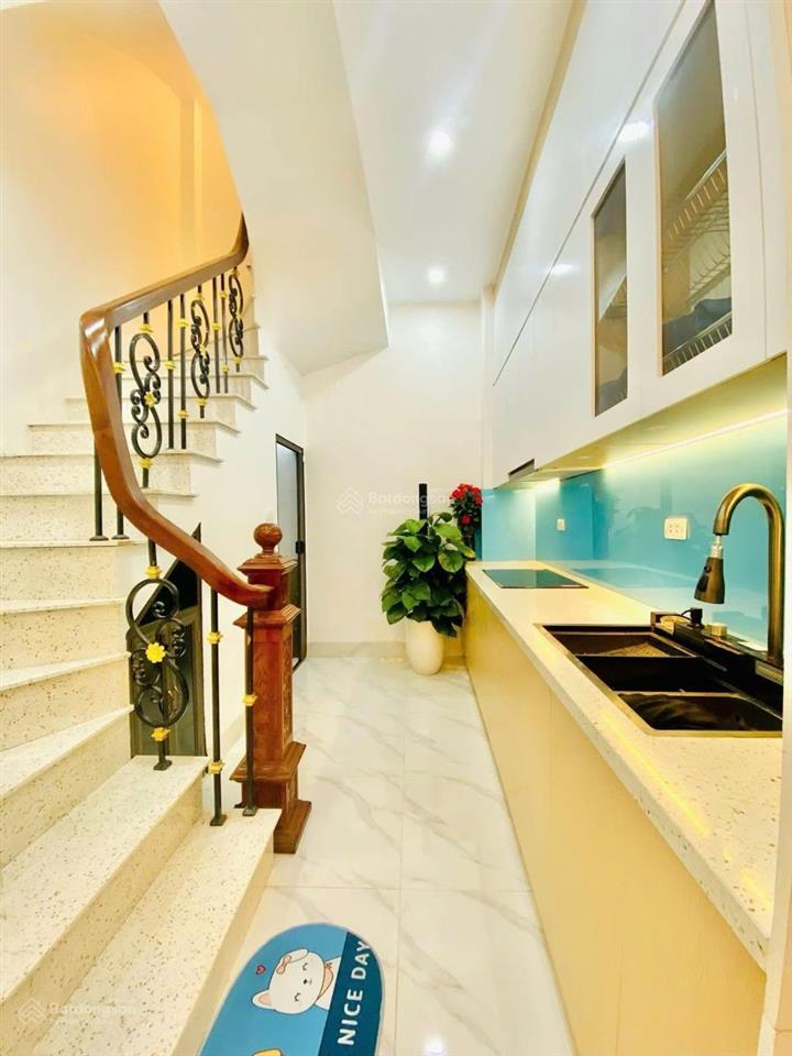 Nhà đẹp tương lai ra phố tôn đức thắng, ba gác chạy vòng, ô tô đỗ gần, mới đẹp, tặng nội thất, 35m2