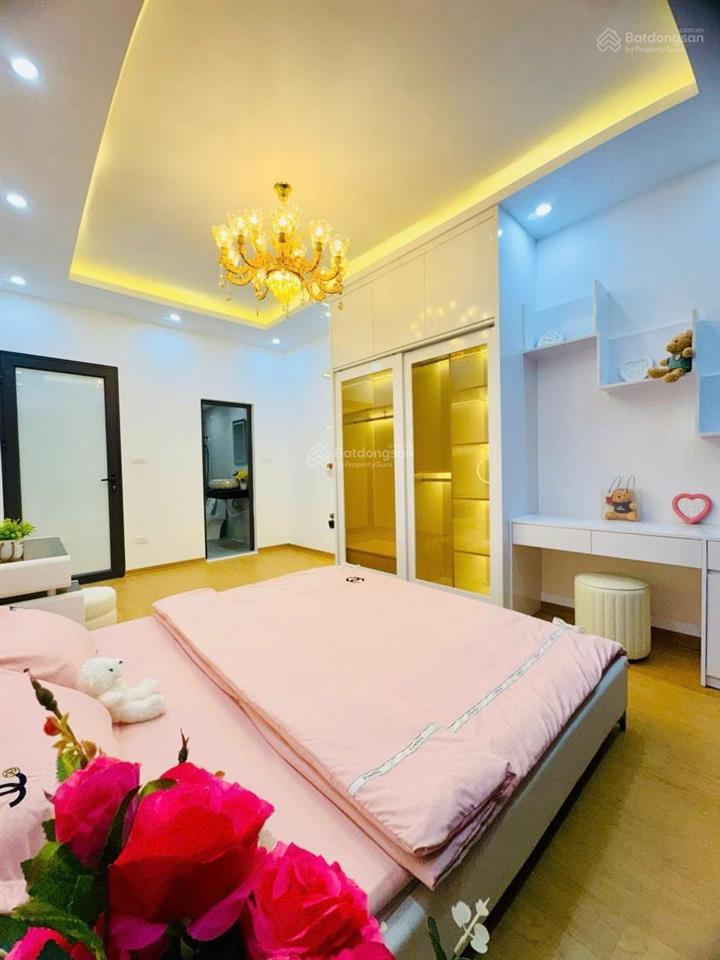 Nhà đẹp tương lai ra phố tôn đức thắng, ba gác chạy vòng, ô tô đỗ gần, mới đẹp, tặng nội thất, 35m2