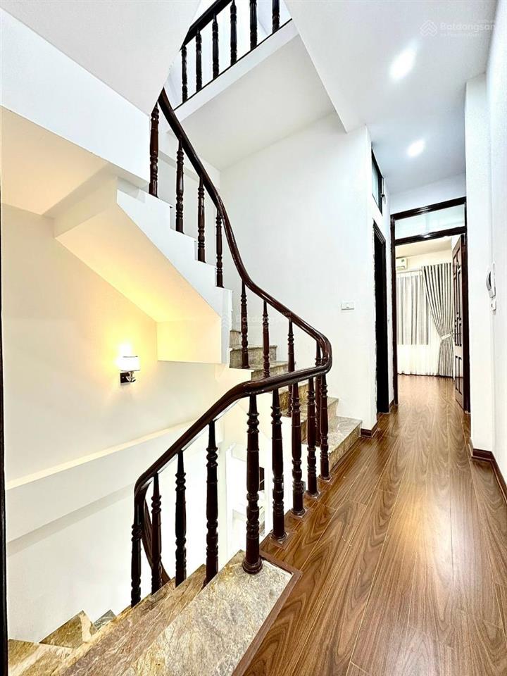 Thịnh quang, nhà 2 mặt ngõ, thoáng trước sau, ba gác đỗ cửa,mới đẹp full nội thất, 36m2, ko qh