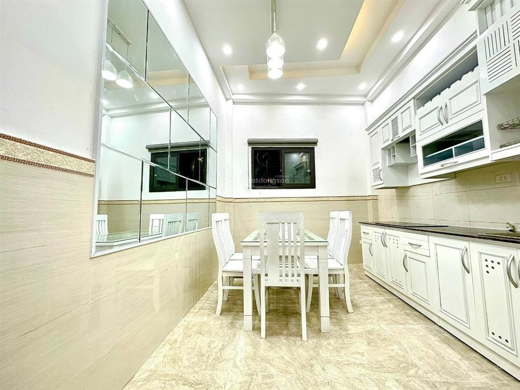 Thịnh quang, nhà 2 mặt ngõ, thoáng trước sau, ba gác đỗ cửa,mới đẹp full nội thất, 36m2, ko qh
