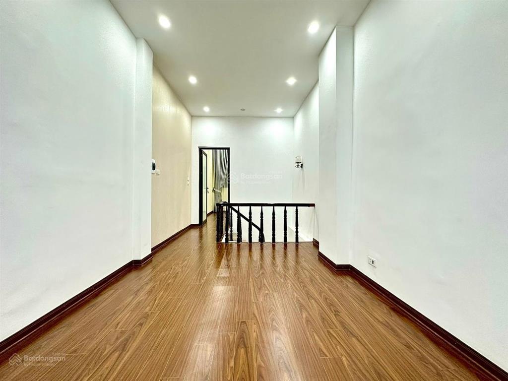 Thịnh quang, nhà 2 mặt ngõ, thoáng trước sau, ba gác đỗ cửa,mới đẹp full nội thất, 36m2, ko qh