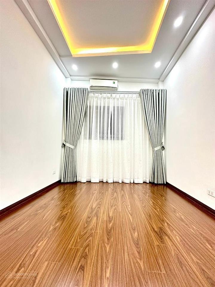Thịnh quang, nhà 2 mặt ngõ, thoáng trước sau, ba gác đỗ cửa,mới đẹp full nội thất, 36m2, ko qh
