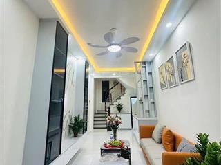 Hiếm phố tây sơn, cạnh đh công đoàn, 2 mặt thoáng, 1bước ra ô tô, gần phố, mới đẹp, 26m2x5t, ko qh