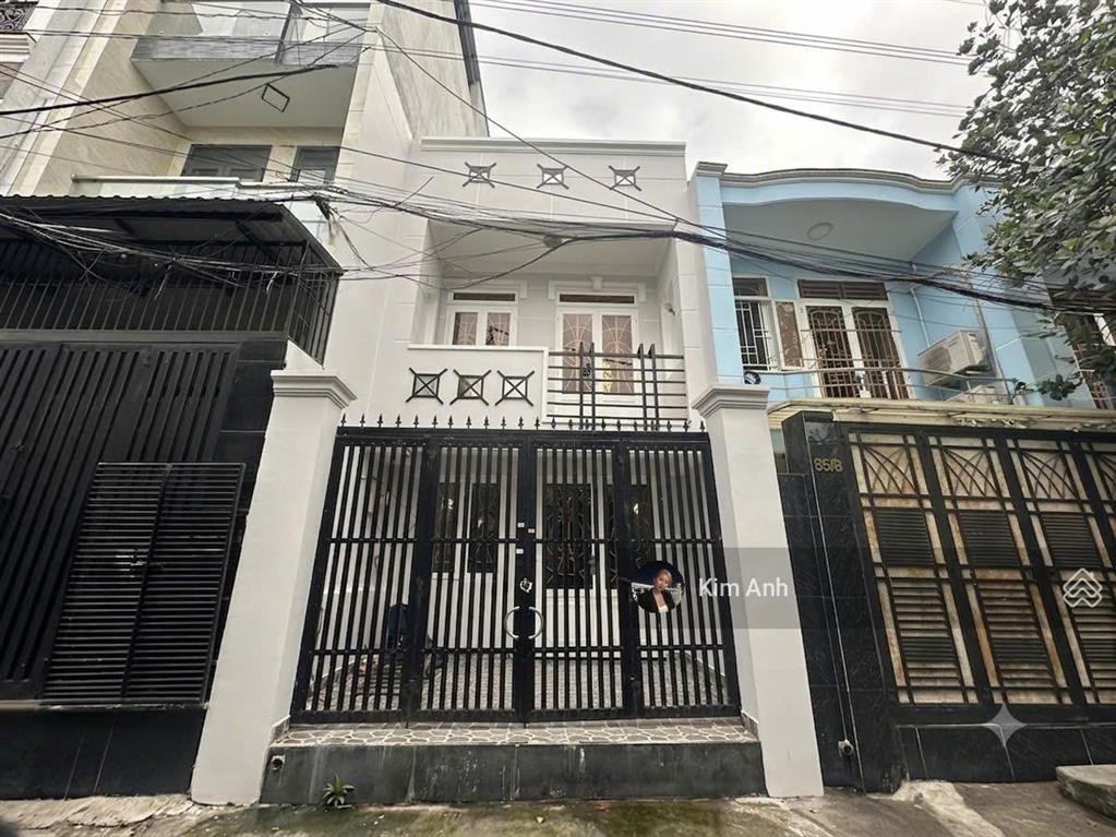 Nhà 2 lầu mới xây! chỉ 6.2 tỷ đối diện giga mall, đường xe hơi vào tận nhà, dts 109m2 full thổ cư