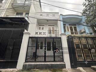 Nhà 2 lầu mới xây! chỉ 6.2 tỷ đối diện giga mall, đường xe hơi vào tận nhà, dts 109m2 full thổ cư
